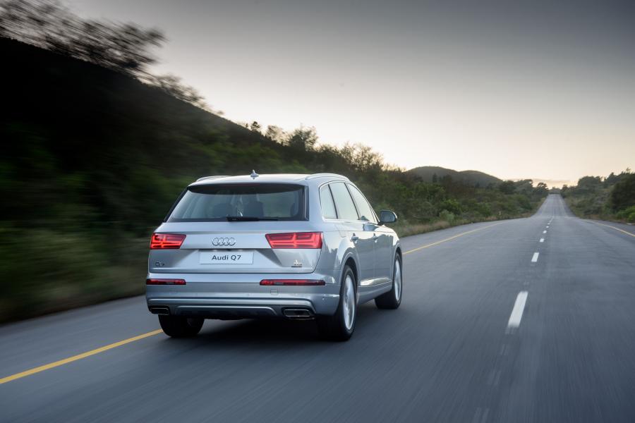  Audi Q7 TDI Quattro (4M) 2015 года  (ZA) (фото 11 из 20)